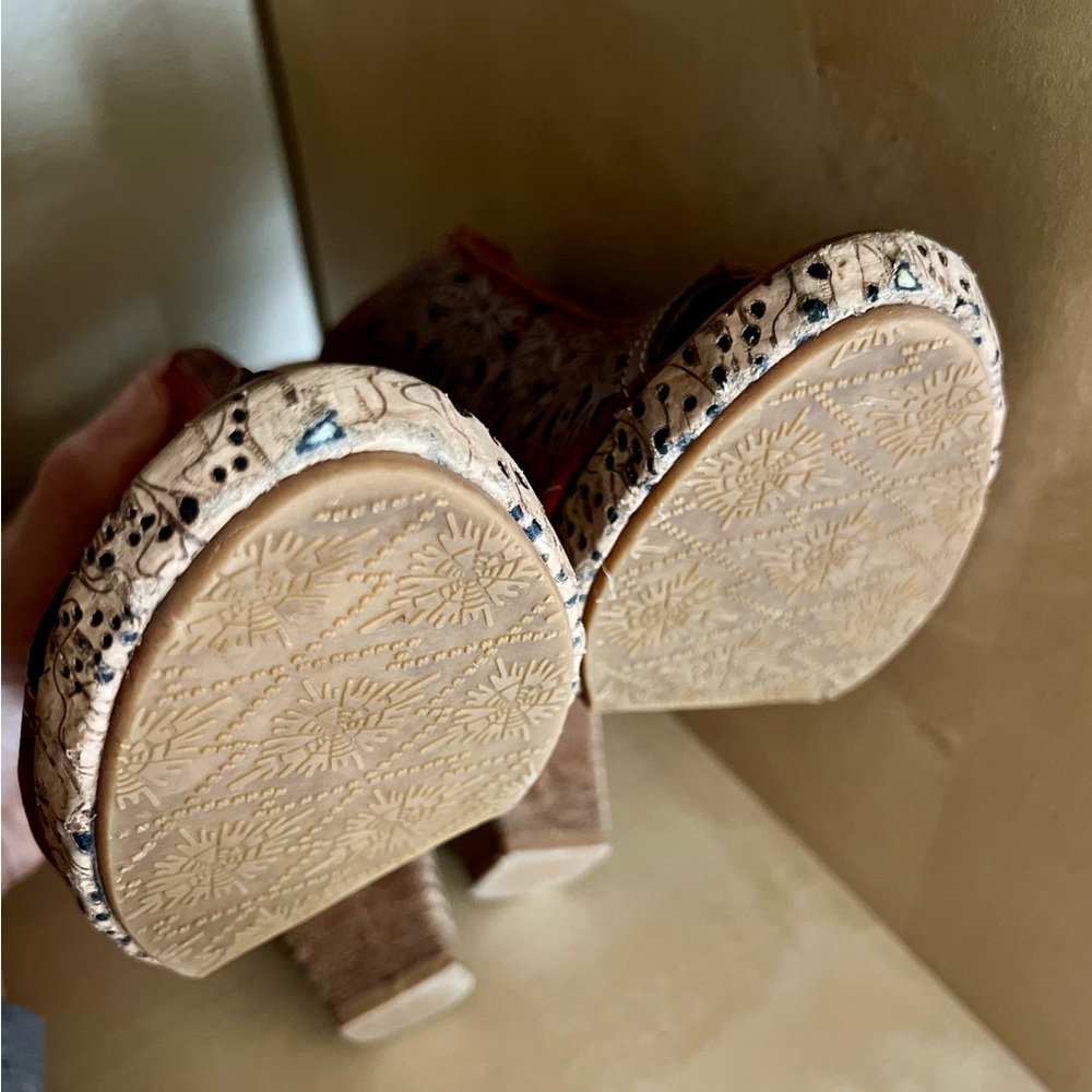 L'Artiste Spring Step Marjan-Cam Brown Floral Laser-Cut Leather Sling-back Heels - Picture 12 of 12